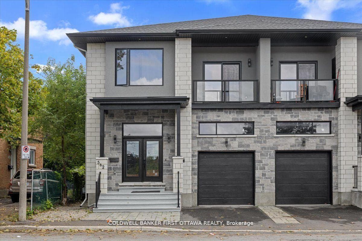 560 QUEEN MARY Street, Overbrook - Castleheights and Area, ON K1K 1W1, Overbrook - Castleheights and Area — photo 1