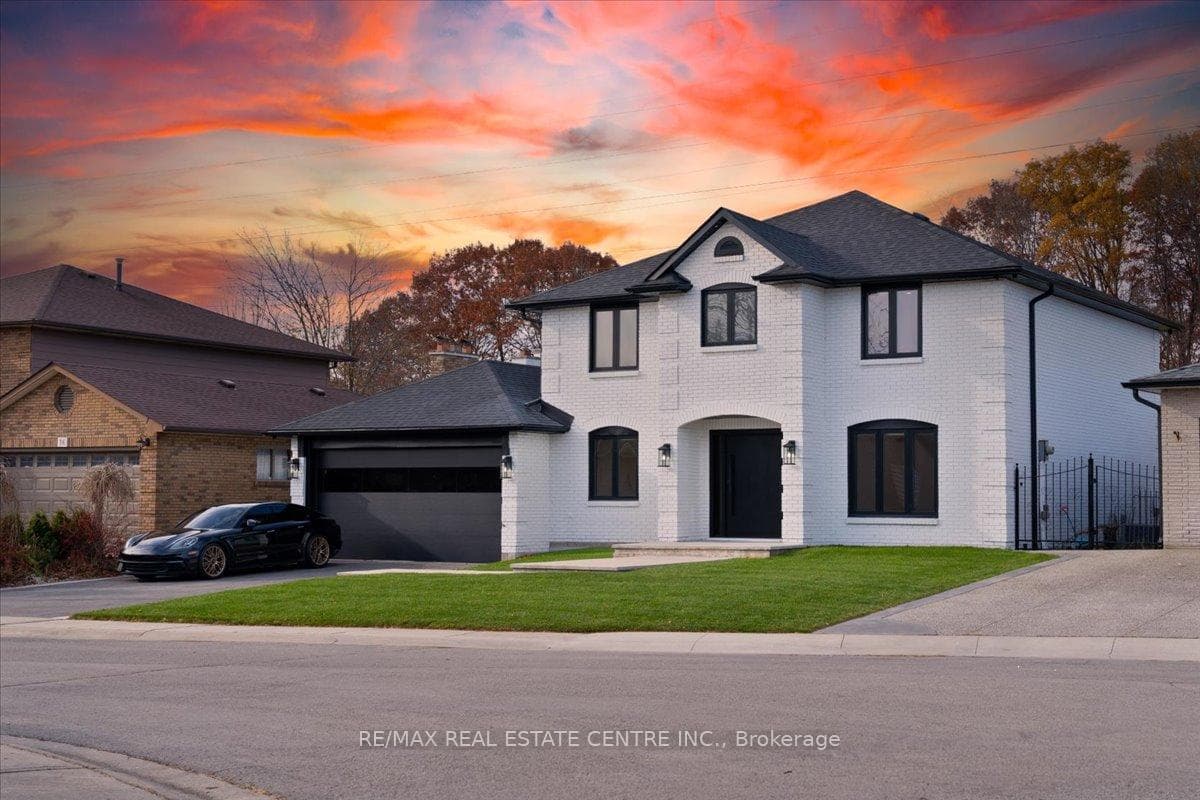 32 Elena Court, Hamilton, ON L9C 7P7, Hamilton — photo 1