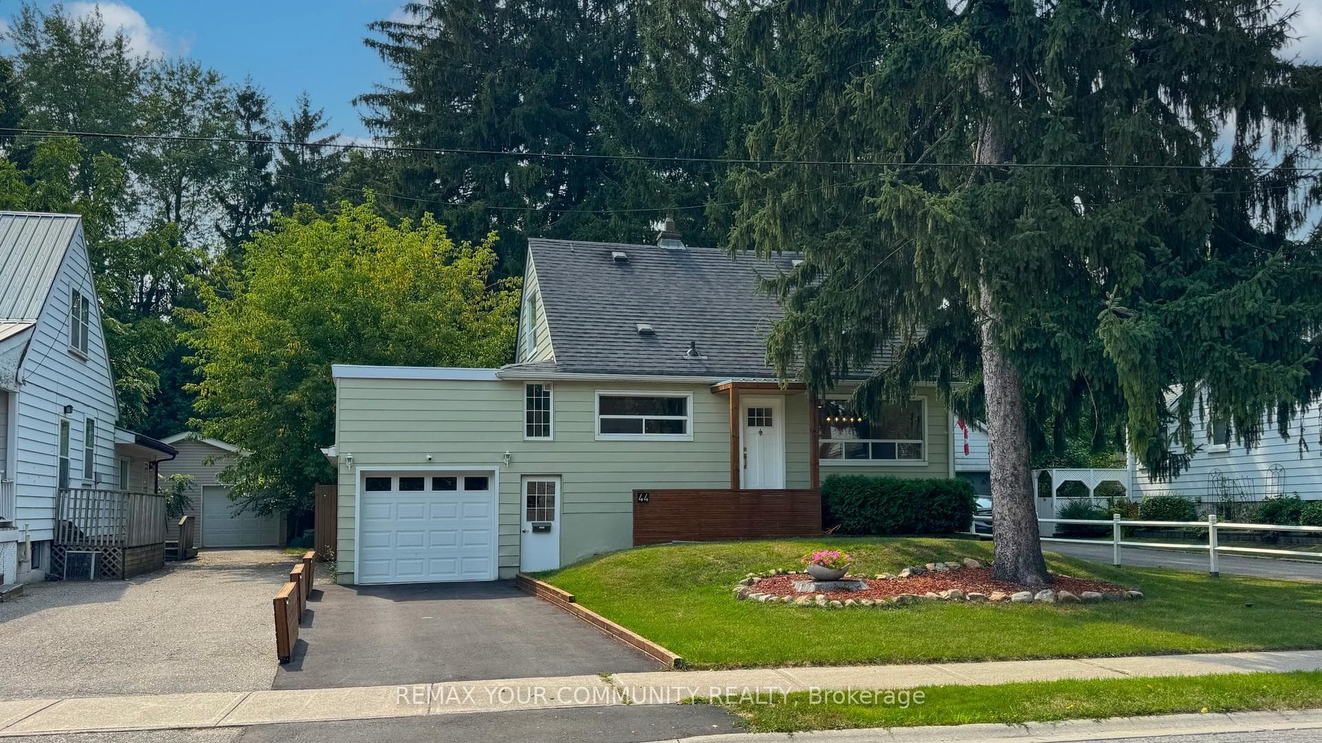 44 Reaman Street, Richmond Hill, ON L4C 4P1, Richmond Hill — photo 1