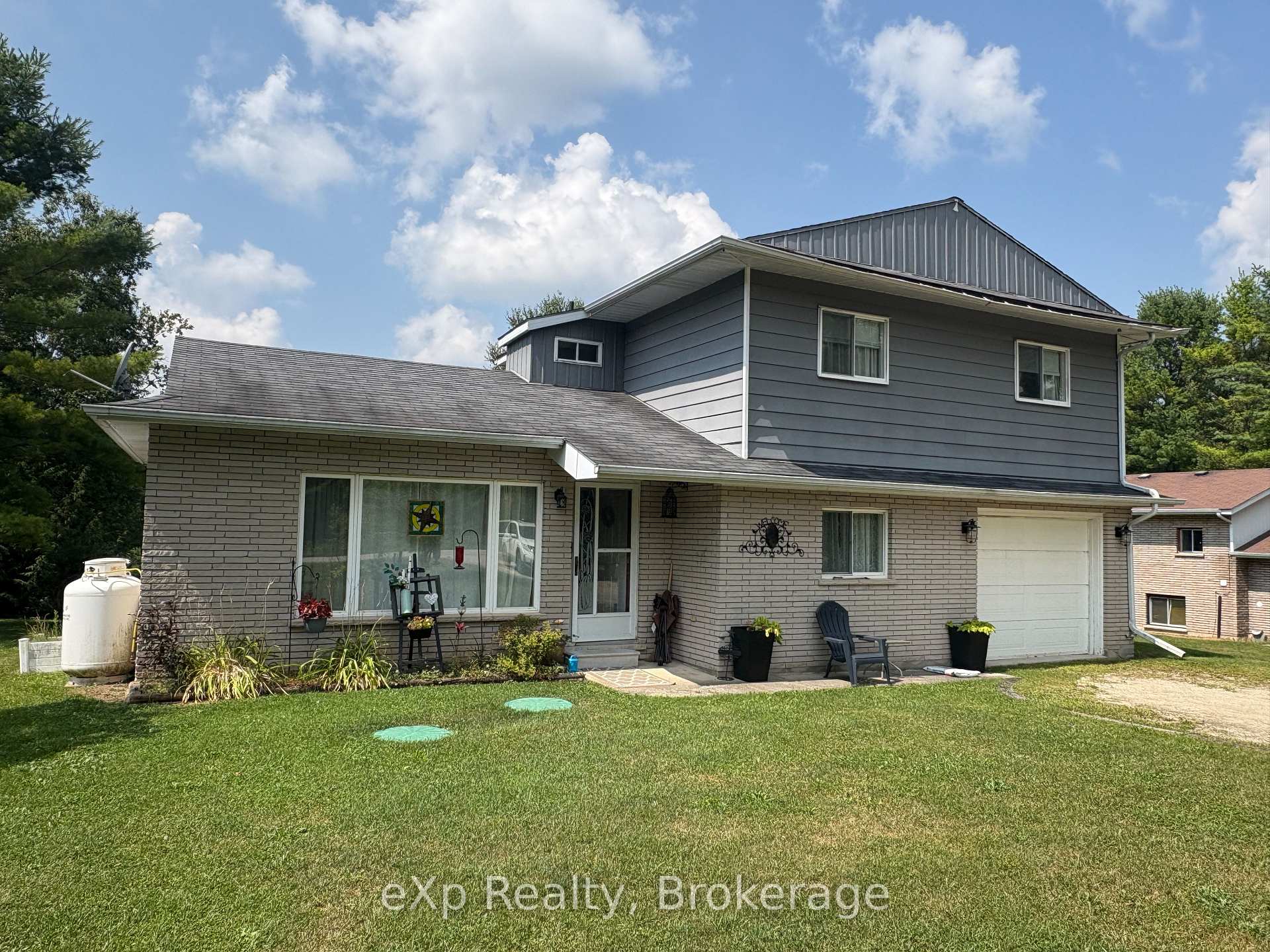 174340 Mulock Road, West Grey, ON N0G 1S0, West Grey — photo 1