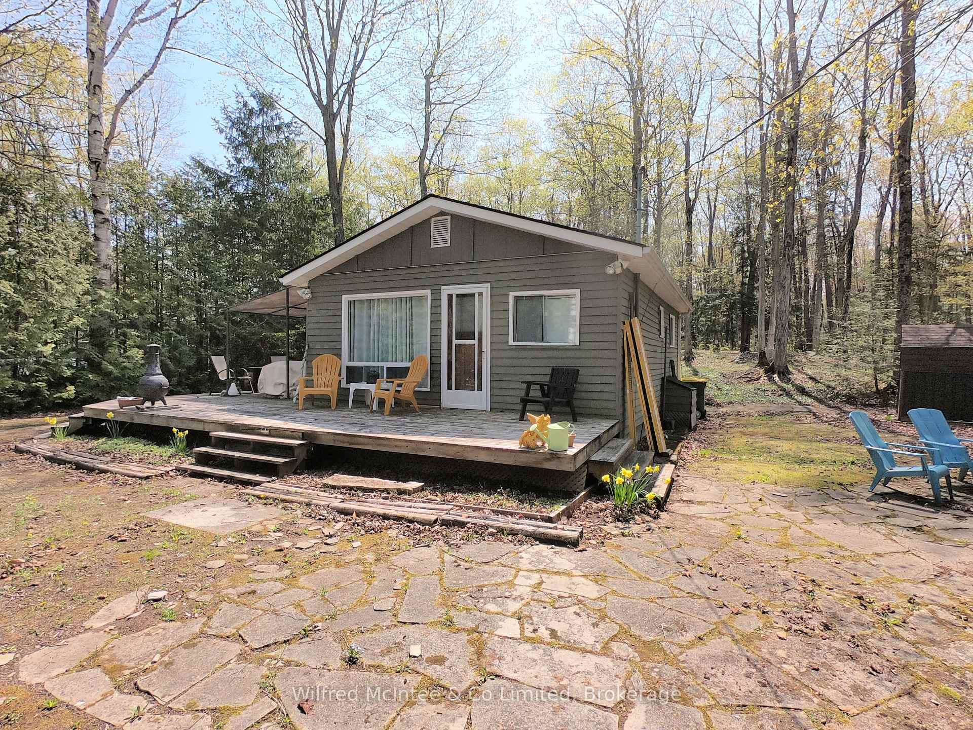 210 Thompson Avenue, Native Leased Lands, ON N0H 2G0, Native Leased Lands — photo 1