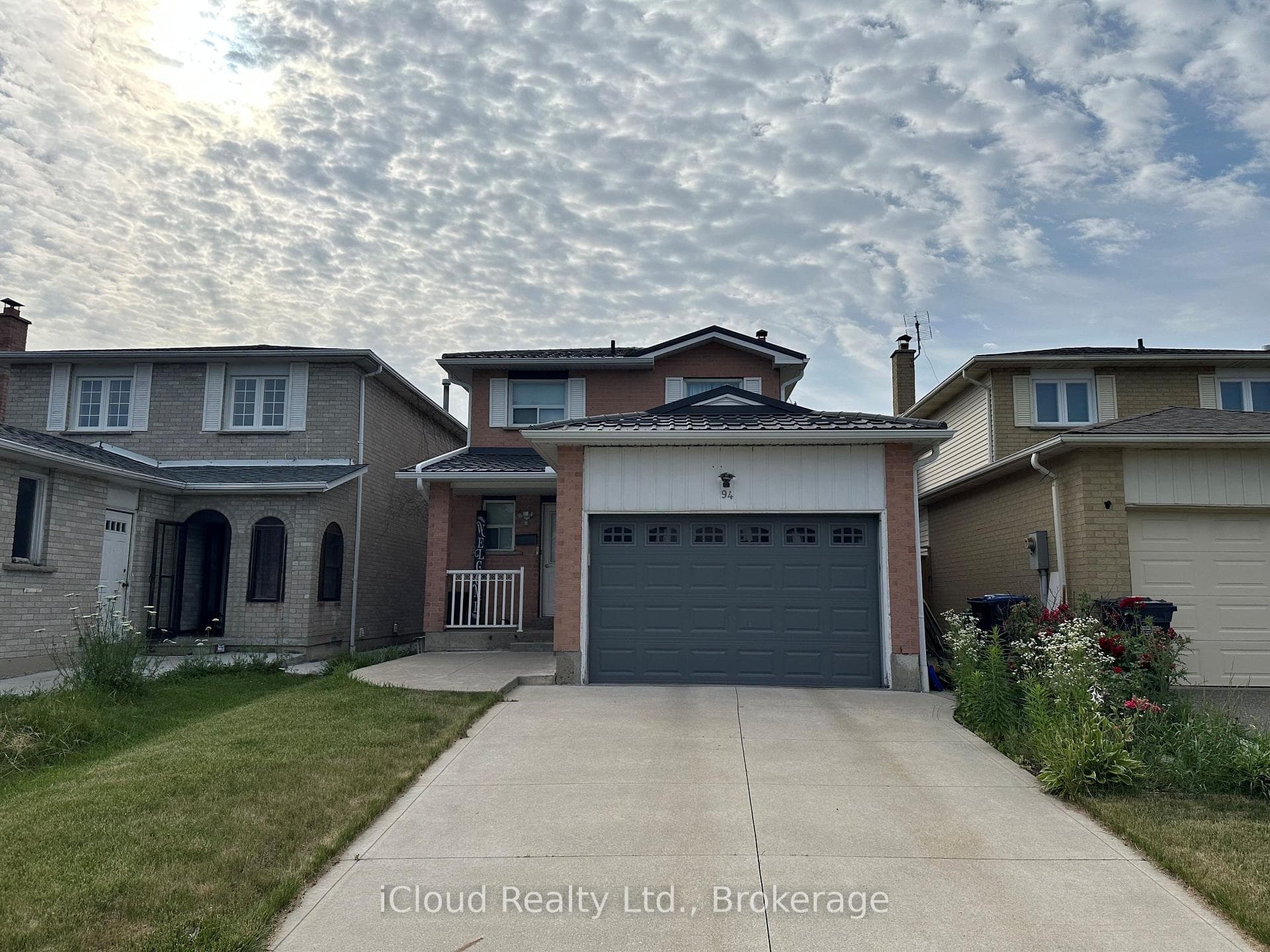 94 Newbridge Crescent, Brampton, ON L6S 4B3, Brampton — photo 1