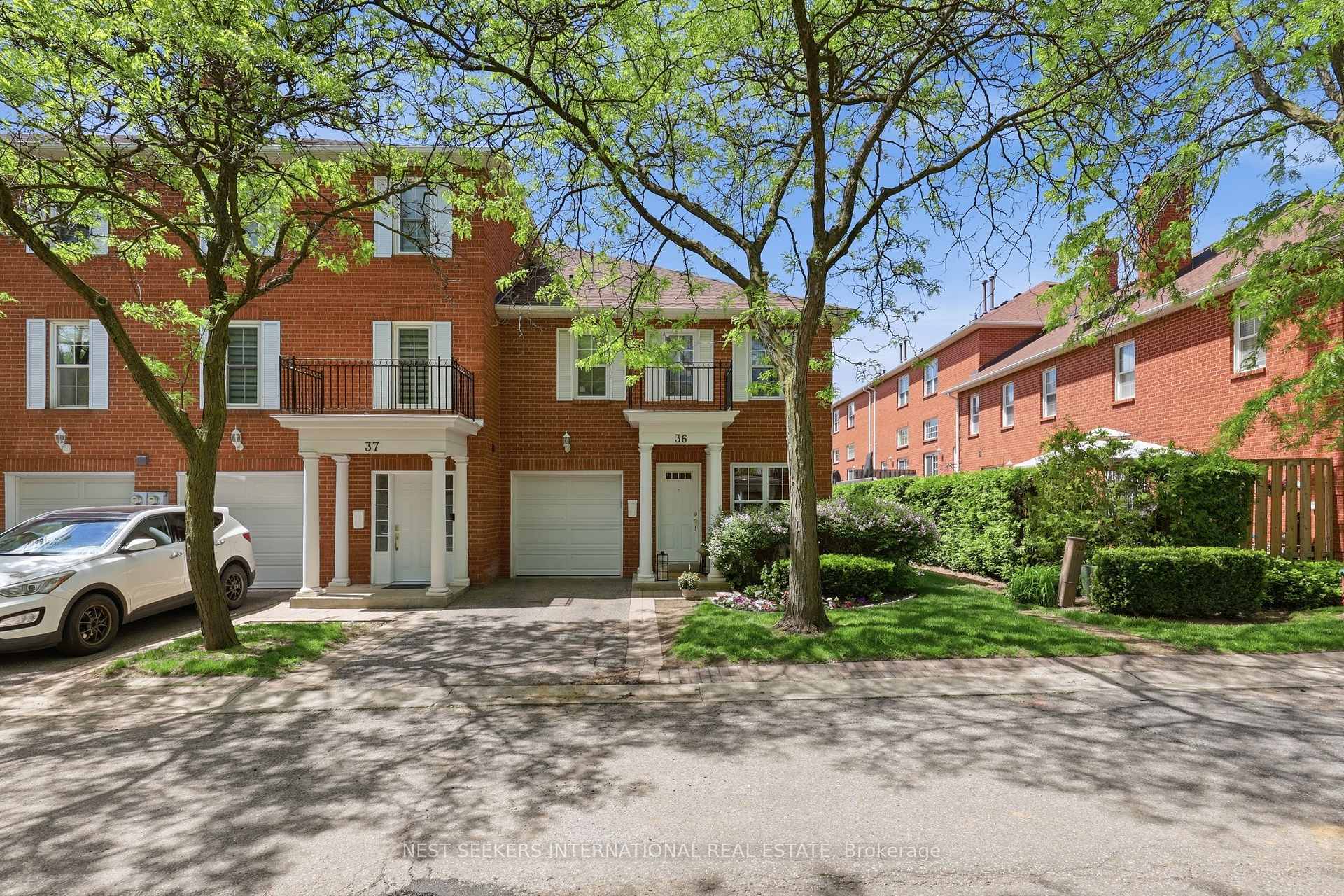 36 Stornwood Court, Brampton, ON L6W 4H5, Brampton — photo 1