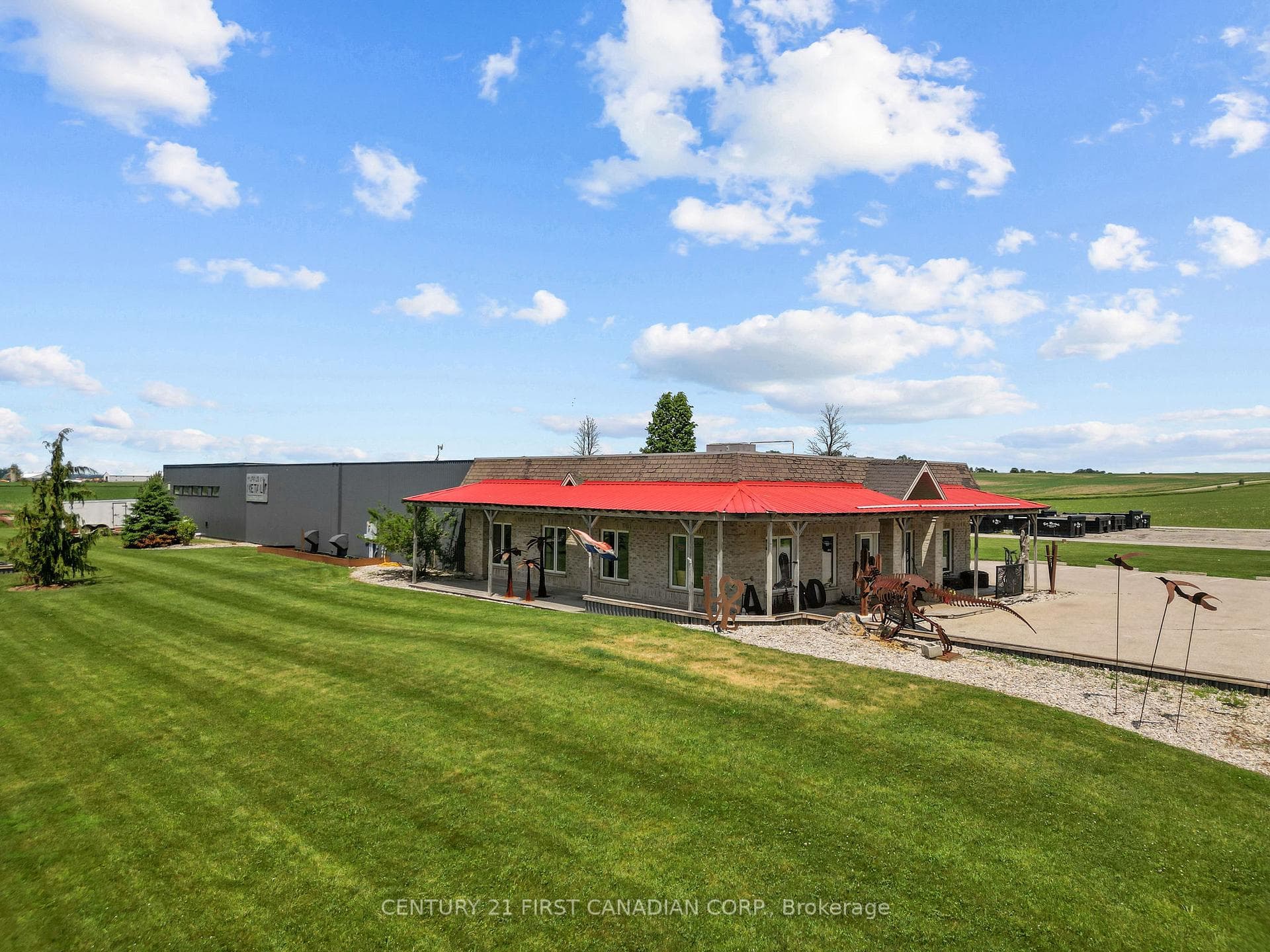5611 McGillivray Drive, Lucan Biddulph, ON N0M 2J0, Lucan Biddulph — photo 1