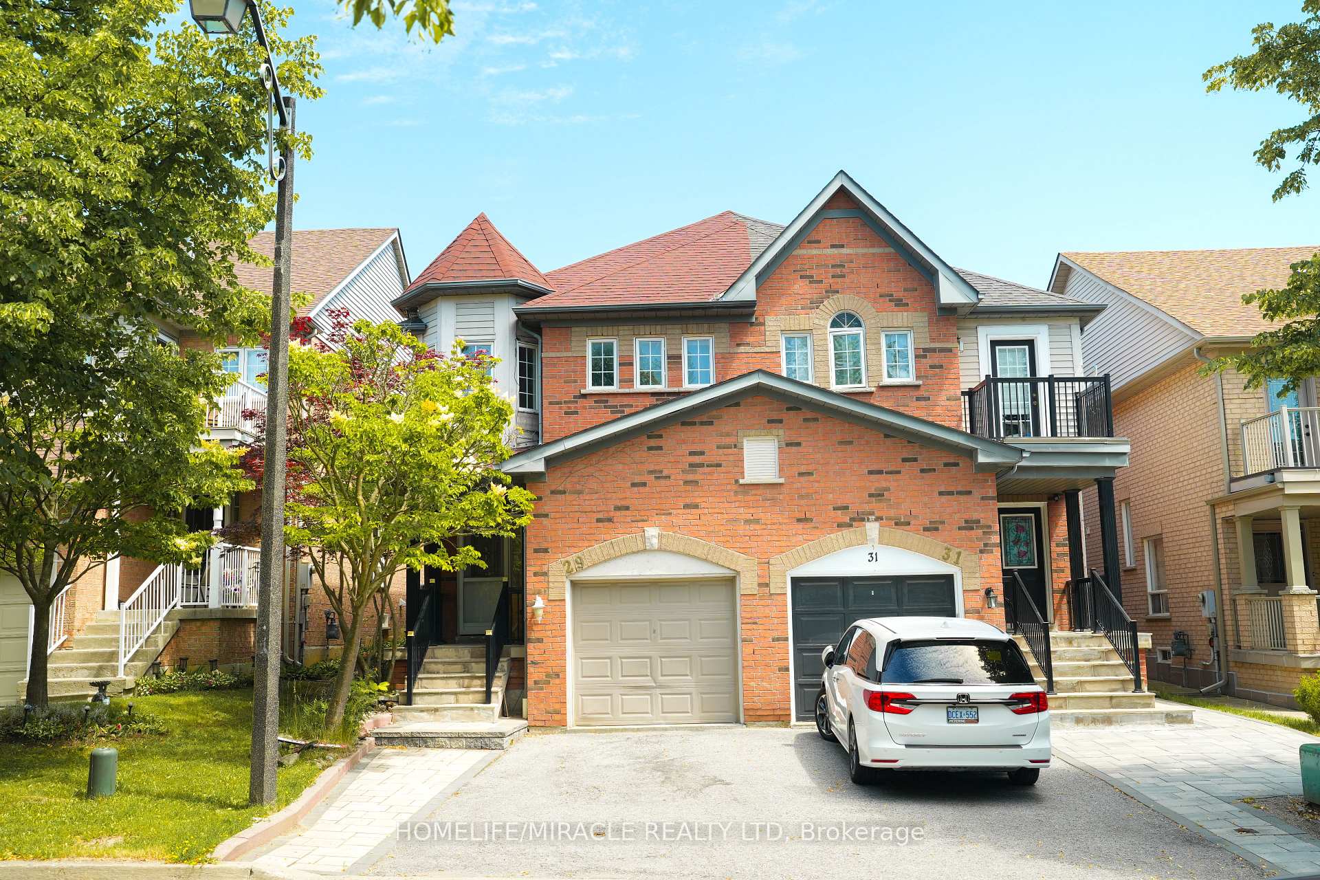 29 Hemans Court, Ajax, ON L1T 4B9, Ajax — photo 1