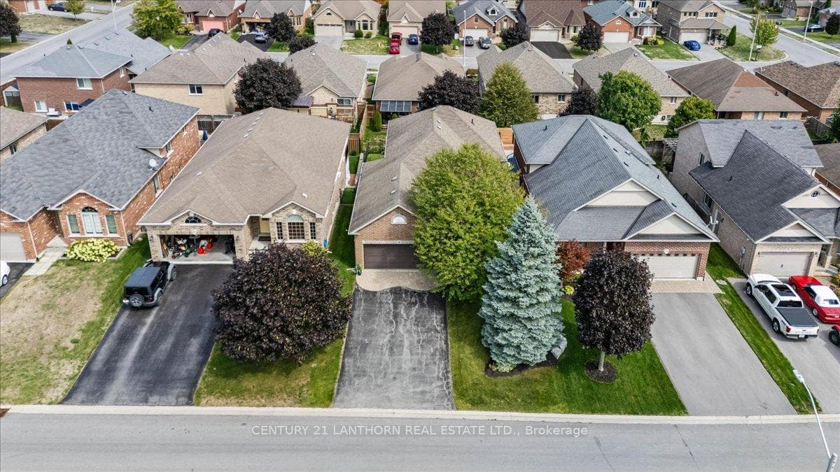 18 McDougall Drive, Belleville, ON K8N 4Z5, Belleville — photo 1