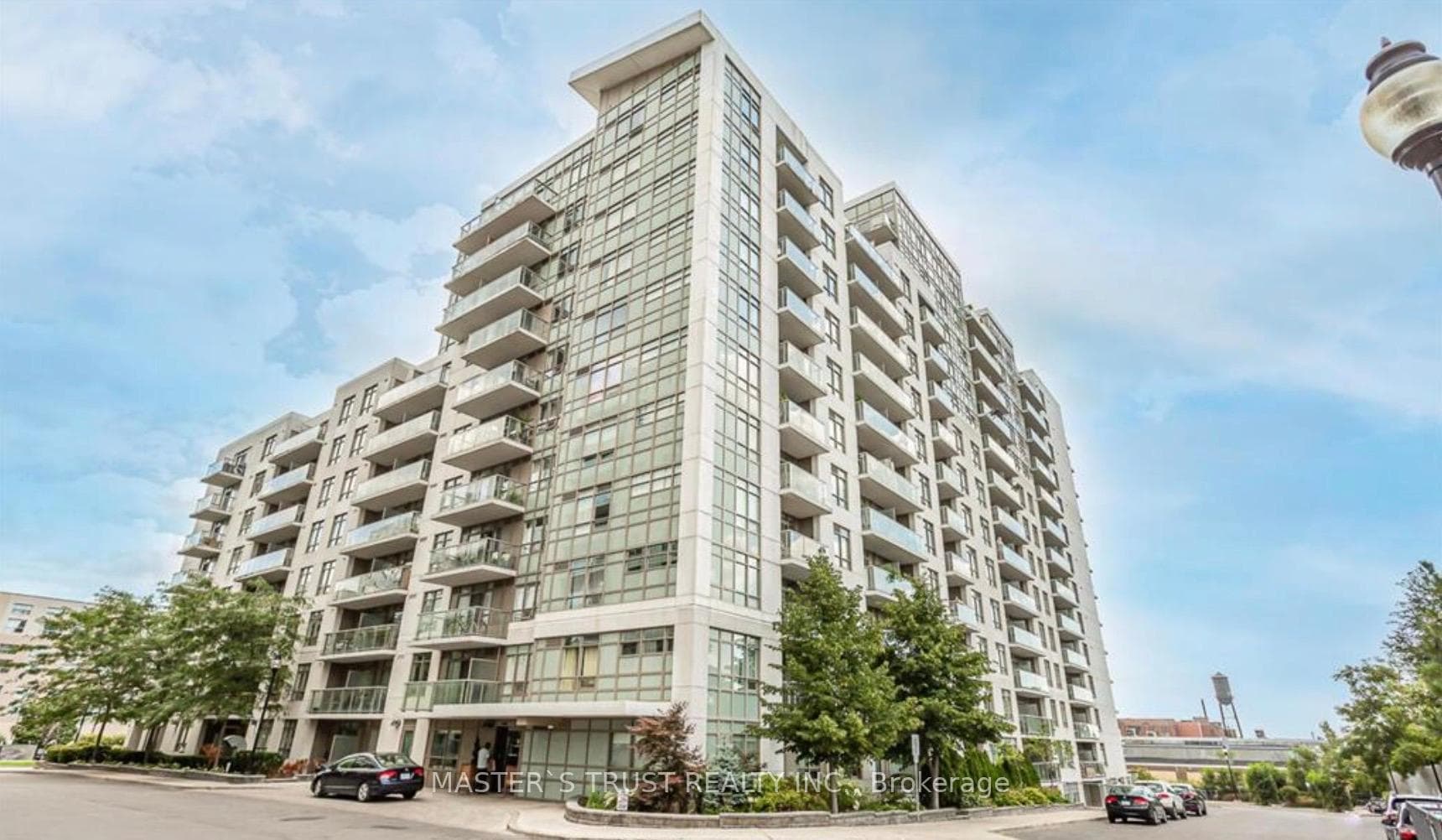 812 Lansdowne Avenue 302, Toronto, ON M6H 4K5, Toronto W02 — photo 1