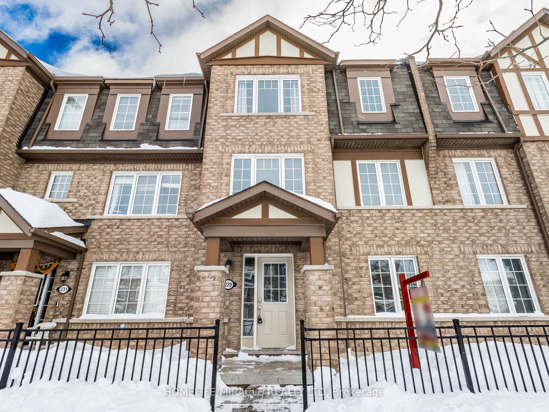 229 Remembrance Road, Brampton, ON L7A 4P2, Brampton — photo 1