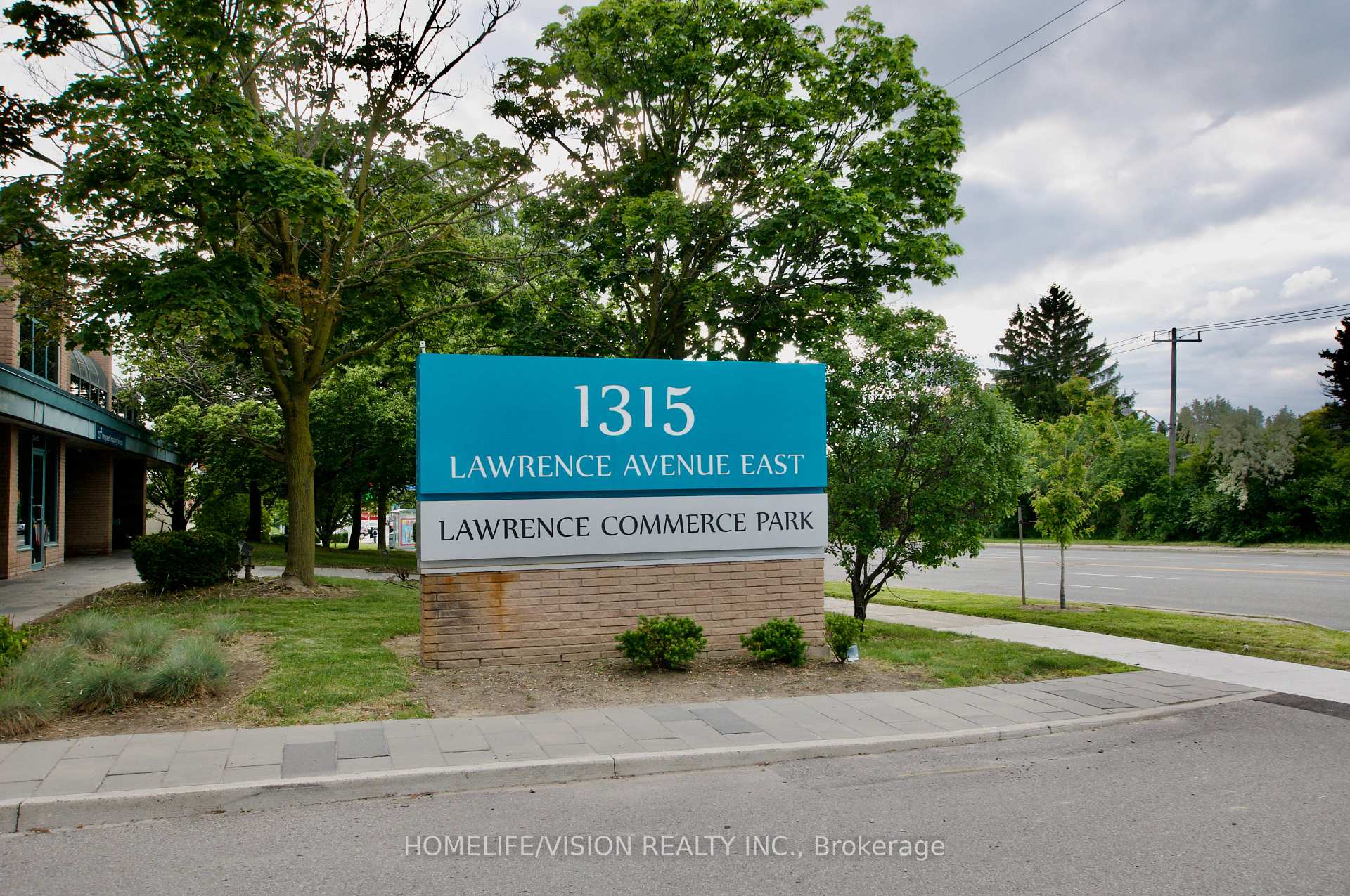 1315 Lawrence Avenue E 303, Toronto, ON M3A 3R3, Toronto C13 — photo 1