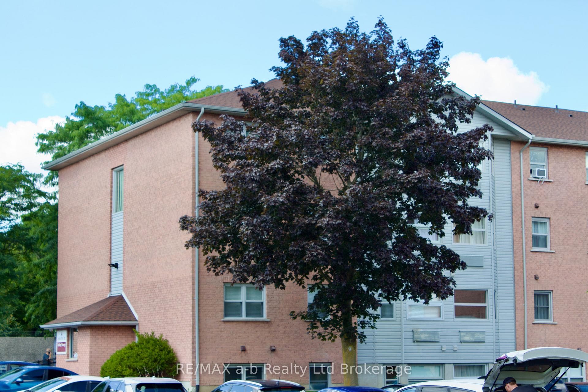 56 Hiawatha Road 46, Woodstock, ON N4T 1P2, Woodstock — photo 1