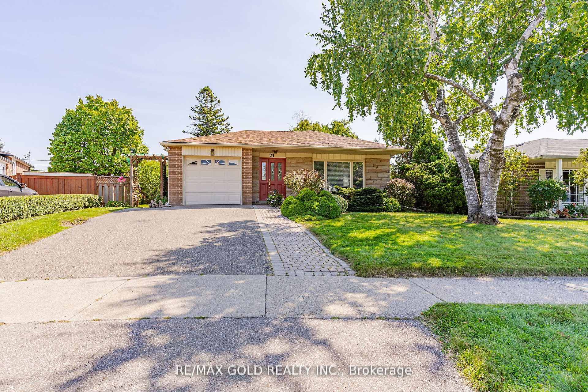 21 Aberdeen Crescent, Brampton, ON L6T 2P8, Brampton — photo 1