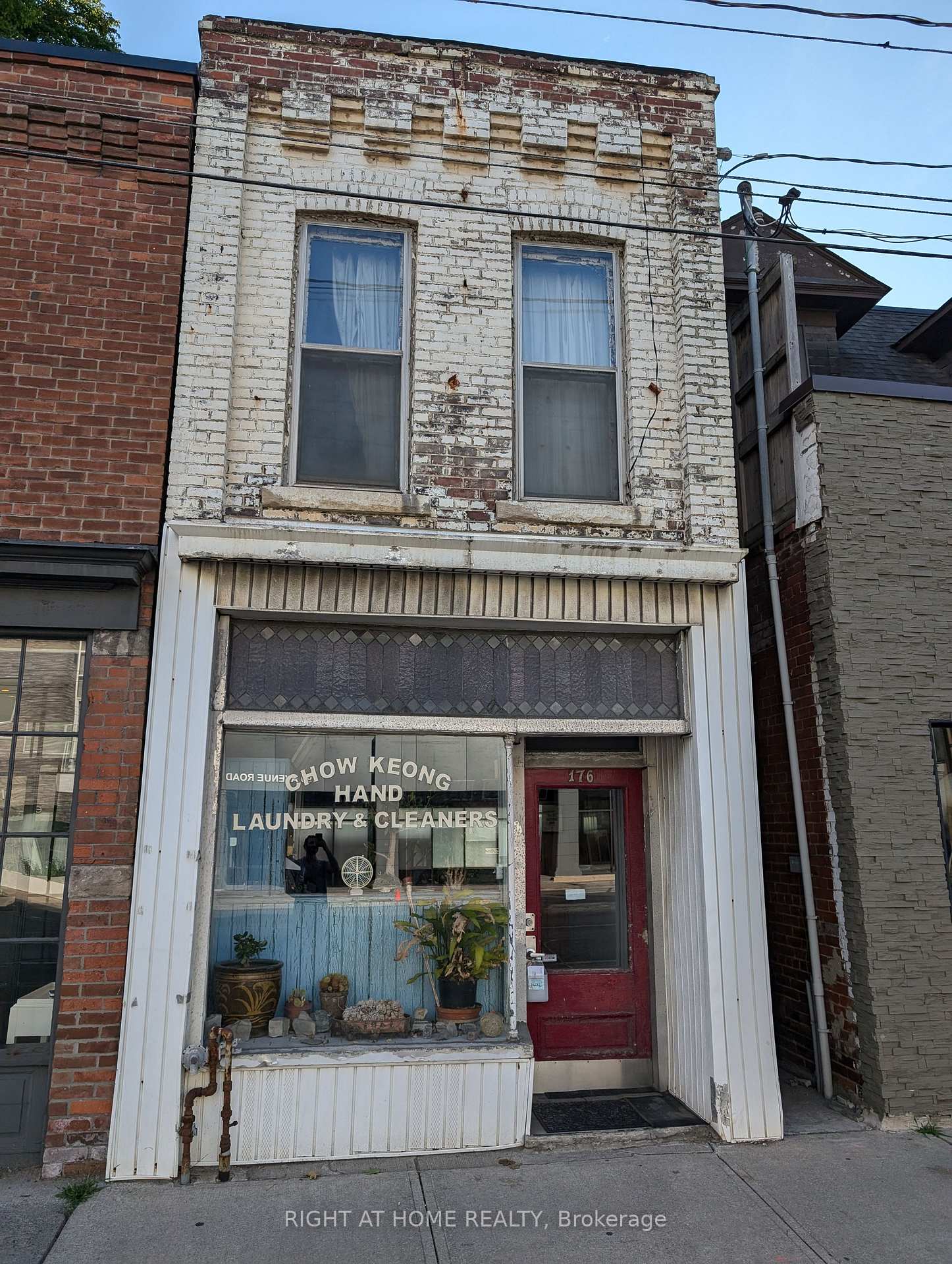 176 Avenue Road, Toronto, ON M5R 2J1, Toronto C02 — photo 1