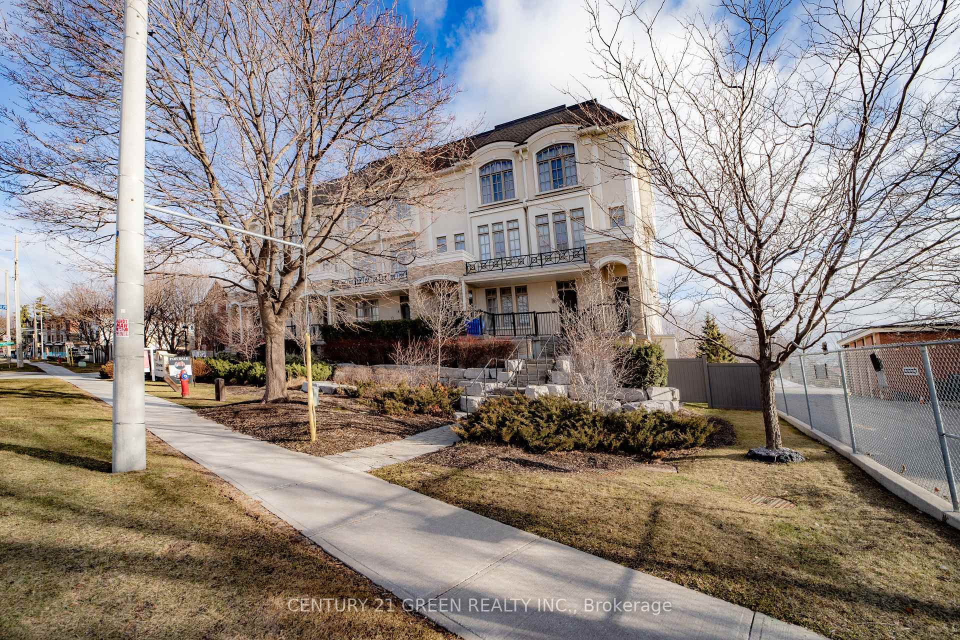 3071 Cawthra Road 5, Mississauga, ON L5A 2X4, Mississauga — photo 1