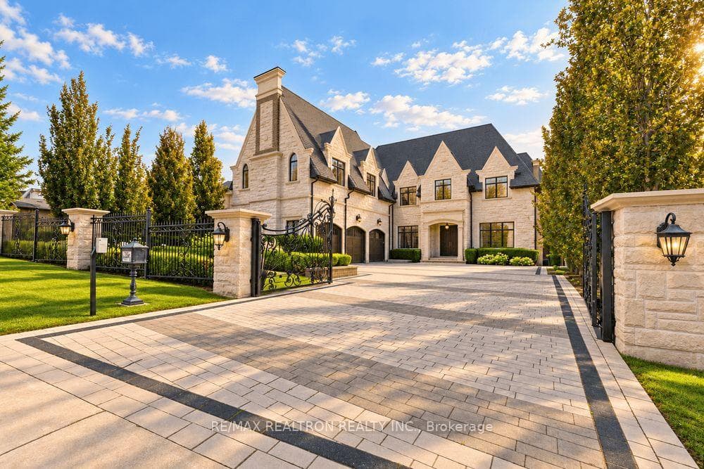 84 Garden Avenue, Richmond Hill, ON L4C 6M1, Richmond Hill — photo 1