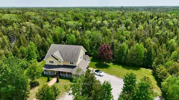 13 Elgin Street, Northern Bruce Peninsula, ON N0H 2R0, Northern Bruce Peninsula — photo 1
