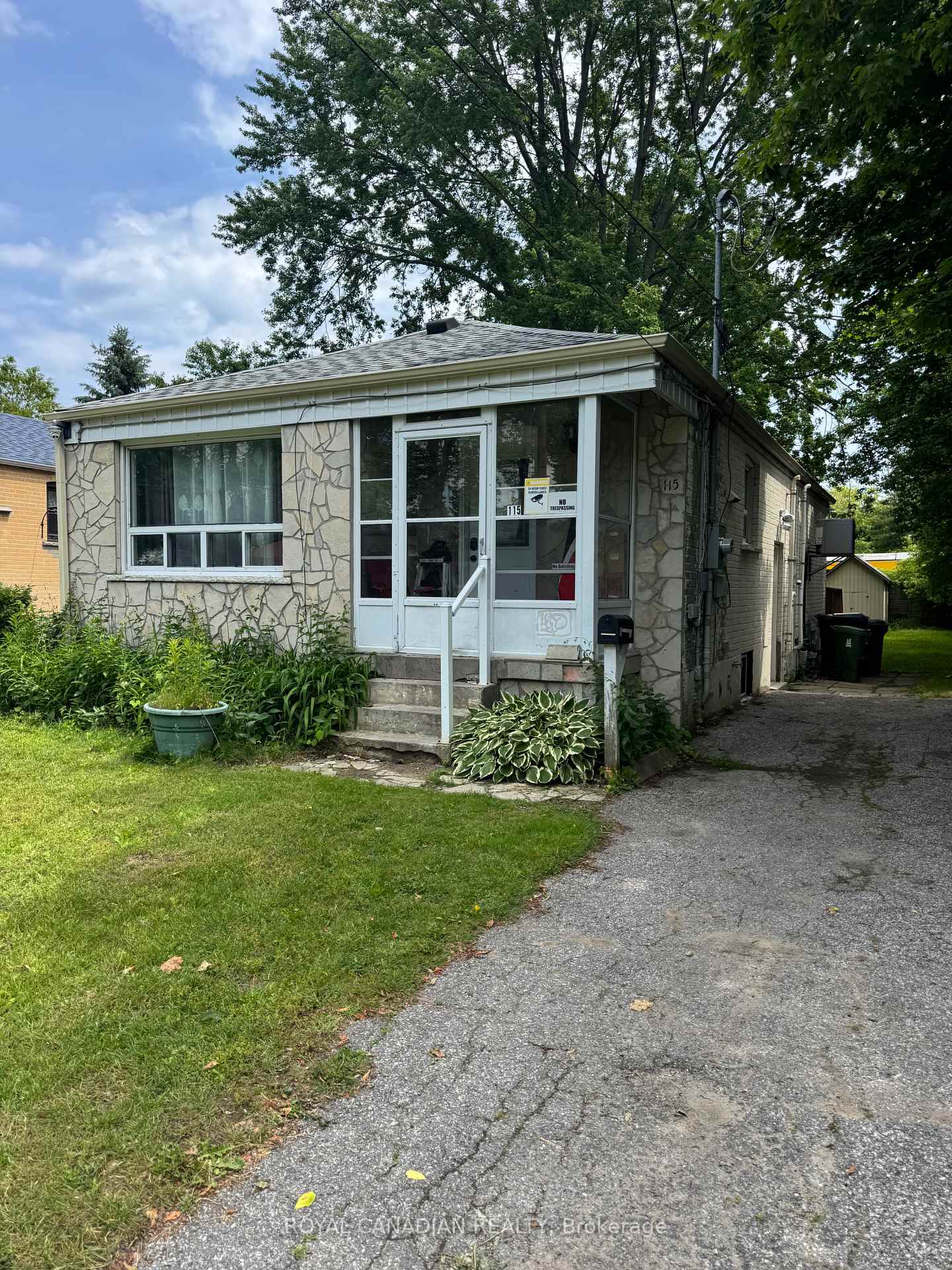 115 Darlingside Drive BSMT, Toronto, ON M1E 3P4, Toronto E10 — photo 1