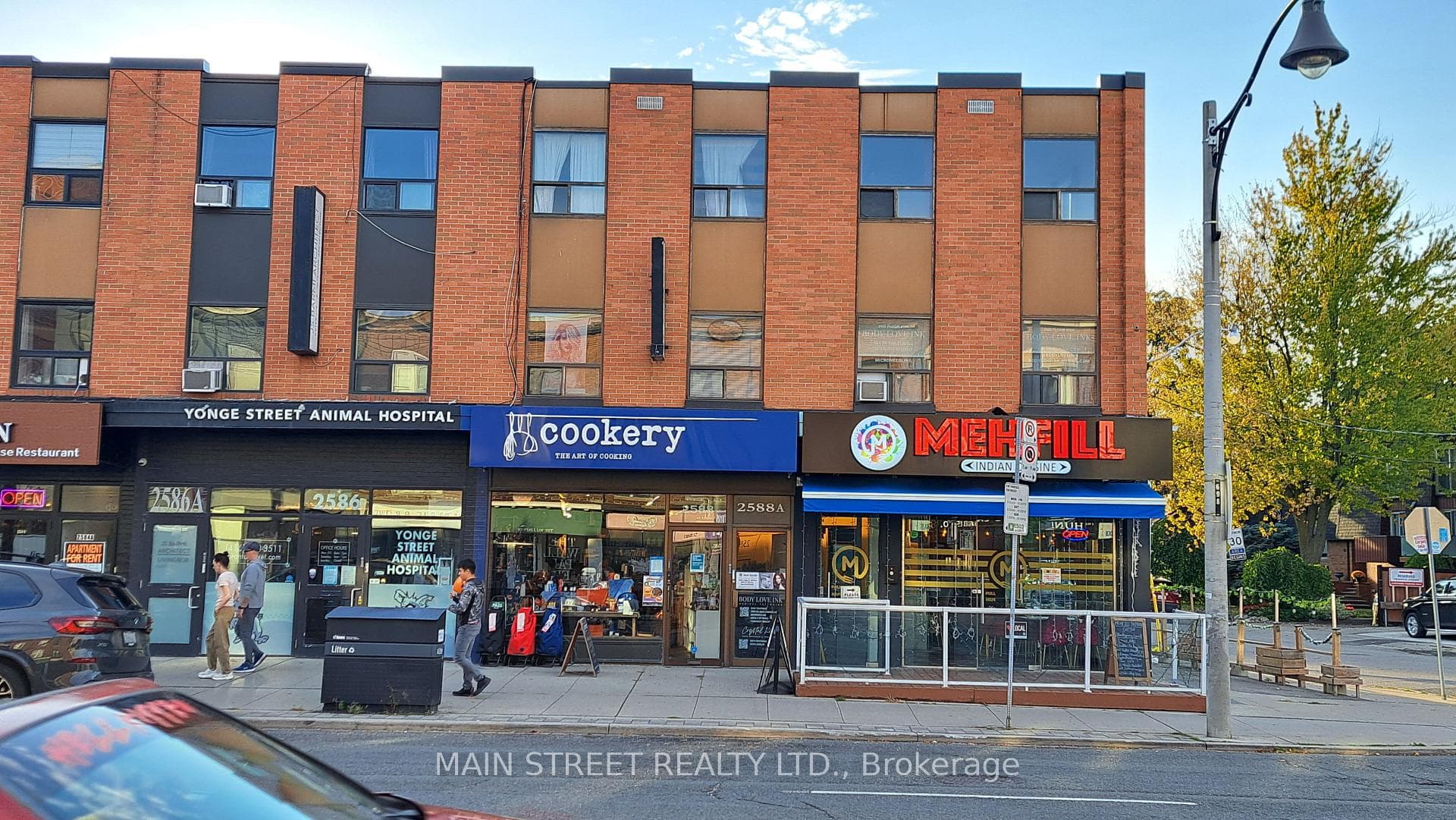 2588 & 2590 Yonge Street, Toronto, ON M4P 2J3, Toronto C04 — photo 1