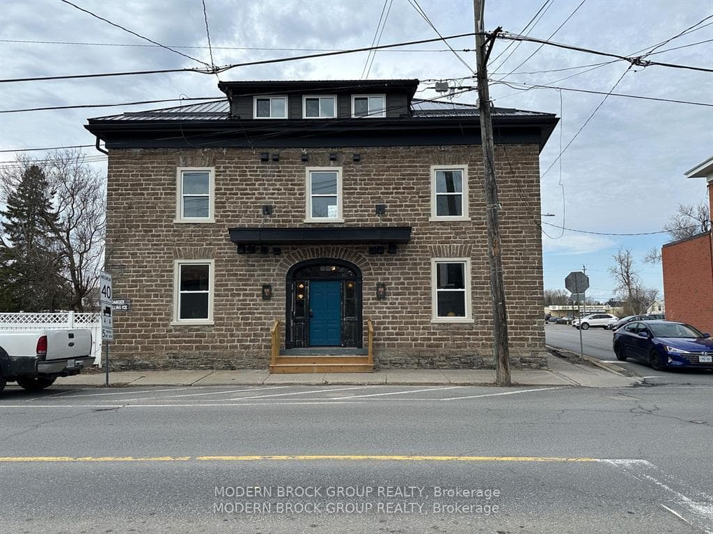 5 Clothier Street W 102, North Grenville, ON K0G 1J0, North Grenville — photo 1
