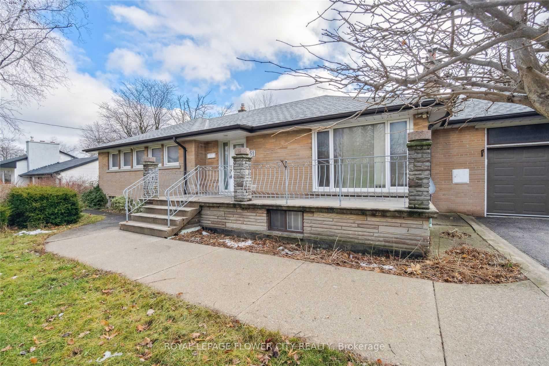51 Hillside Avenue, Vaughan, ON L4K 1X1, Vaughan — photo 1