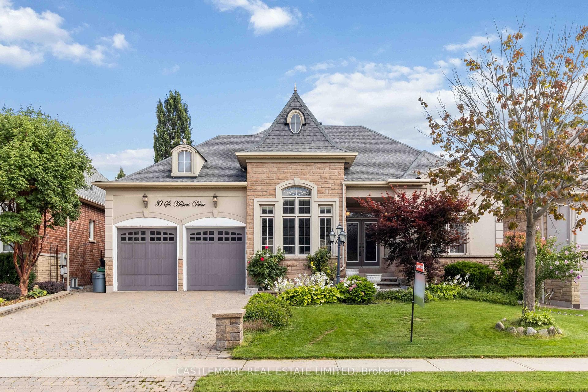 39 Saint Hubert Drive, Brampton, ON L6P 1W1, Brampton — photo 1