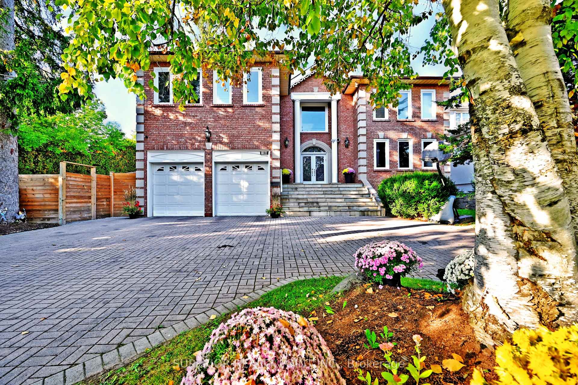 186 Oxford Street, Richmond Hill, ON L4C 4L7, Richmond Hill — photo 1