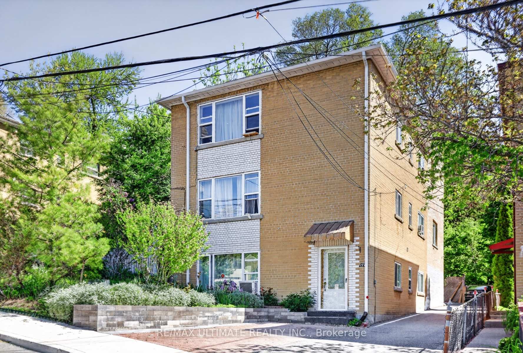 177 Varsity Road, Toronto, ON M6S 4P5, Toronto W02 — photo 1