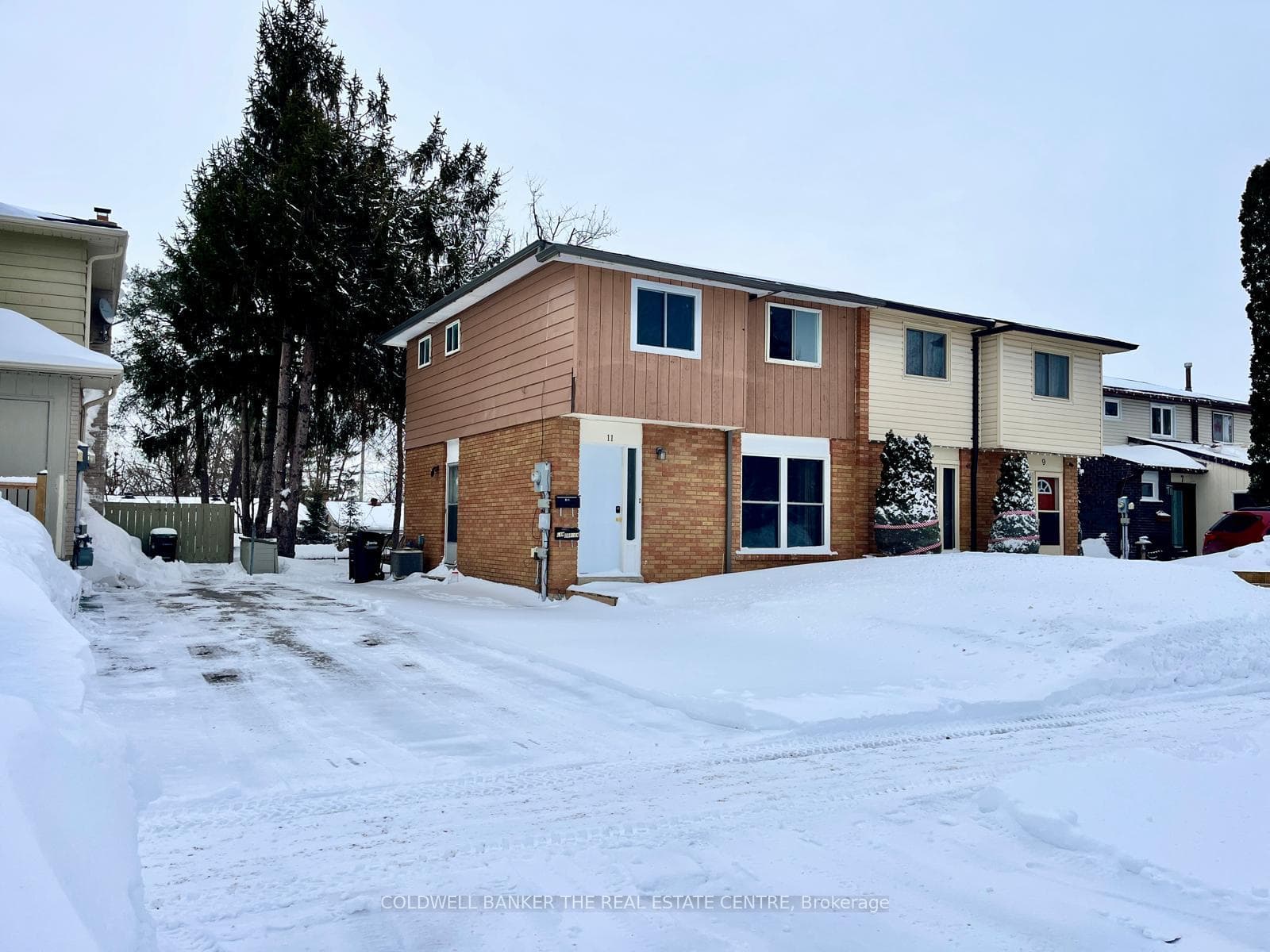 11 Chaucer Crescent, Barrie, ON L4N 4T8, Barrie — photo 1