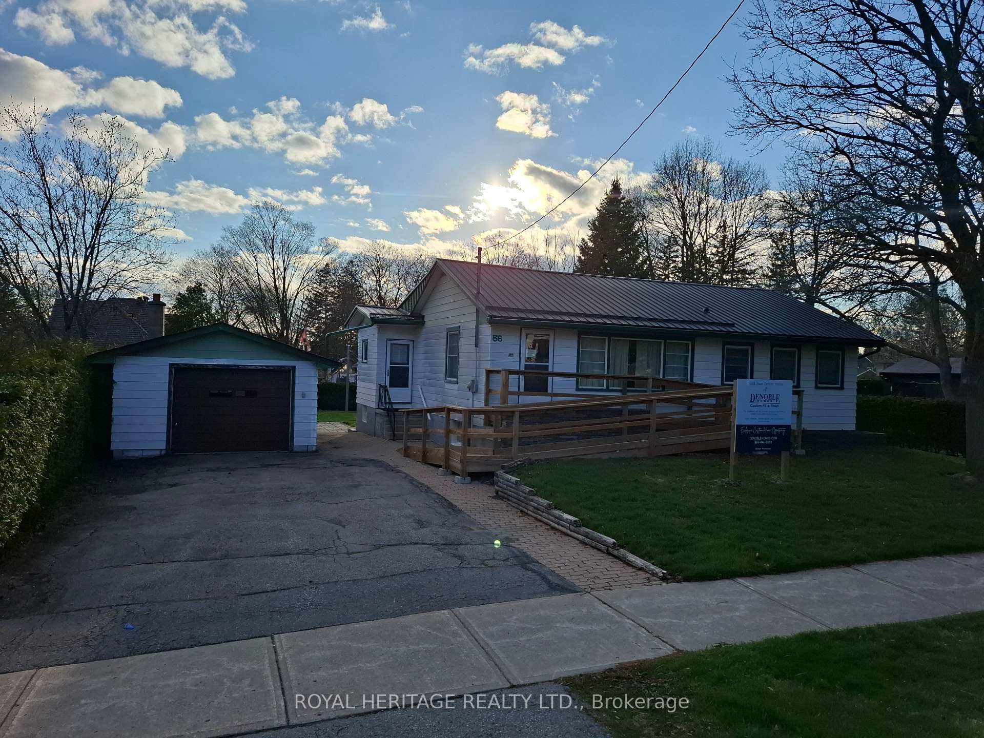 56 Queen Street, Whitby, ON L1M 1C4, Whitby — photo 1