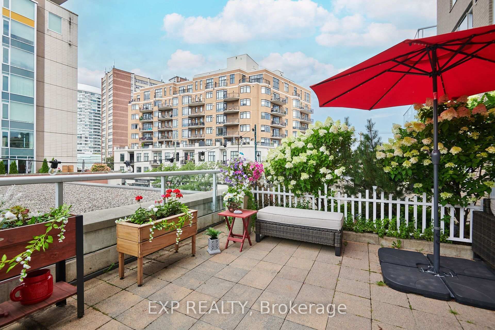575 Byron Avenue 203, Carlingwood - Westboro and Area, ON K2A 1R7, Carlingwood - Westboro and Area — photo 1
