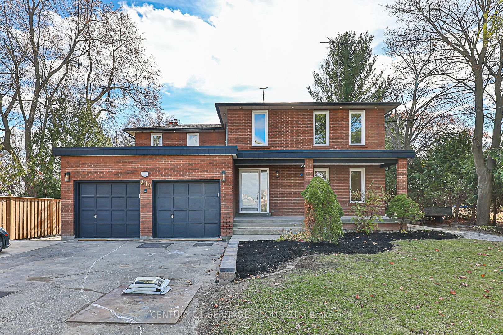 219 Harris Avenue Bsmt, Richmond Hill, ON L4E 3M3, Richmond Hill — photo 1
