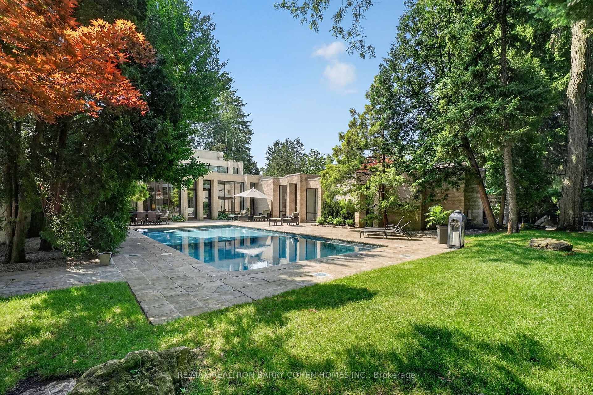 12 Tudor Gate, Toronto, ON M2L 1N4, Toronto C12 — photo 1